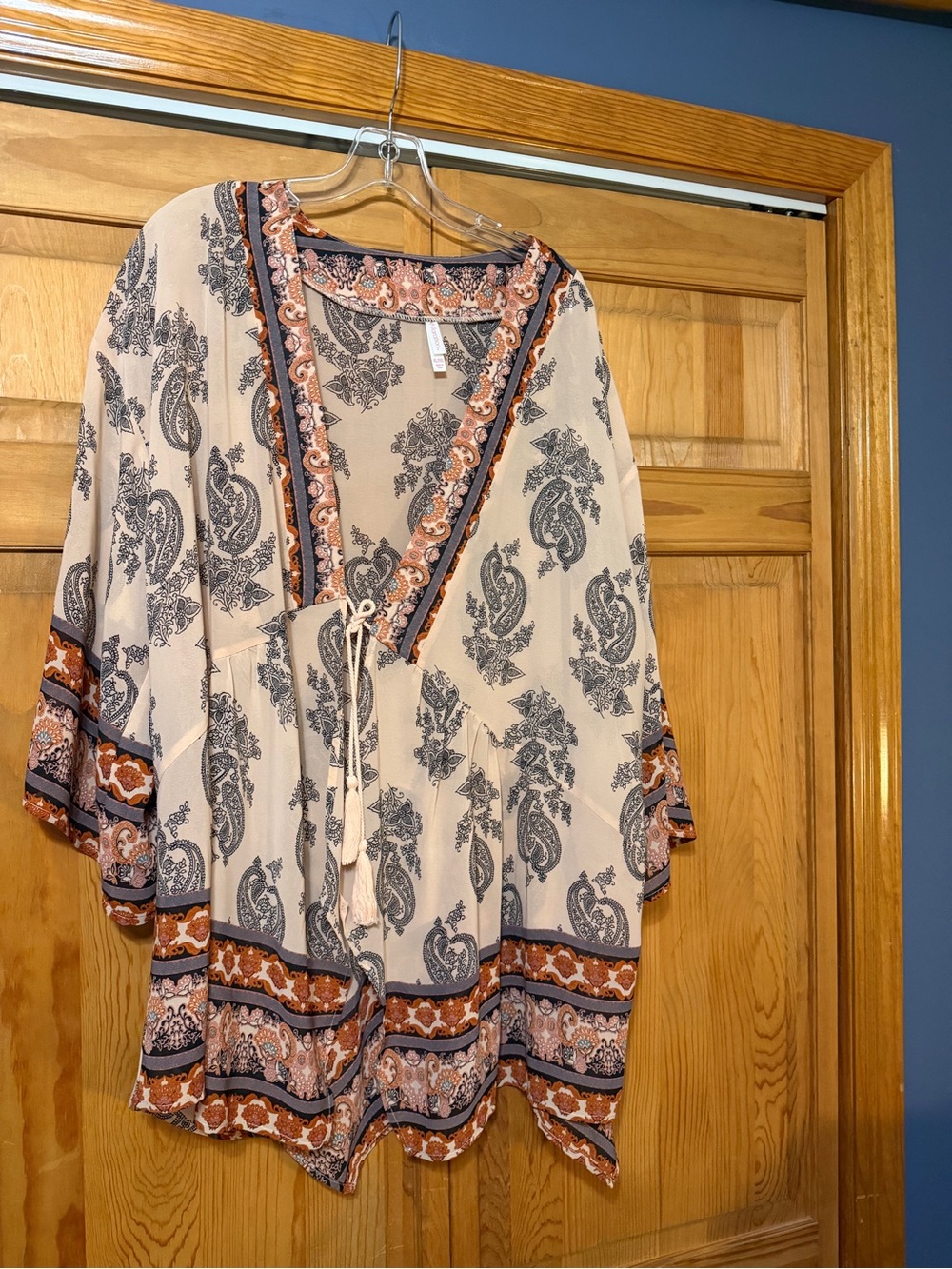 Xhilaration Cream Tunic with Navy & Rust Paisley Accents